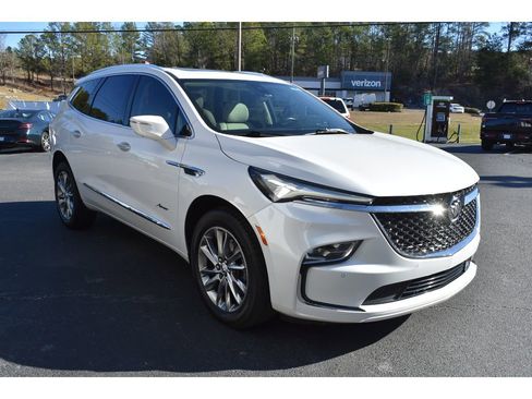 Used 2023 Buick Enclave Avenir w/ Avenir Technology Package image 6