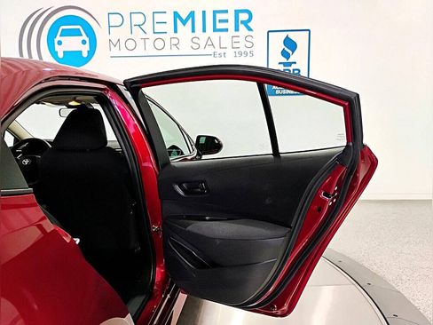 Used 2022 Toyota Corolla LE image 50