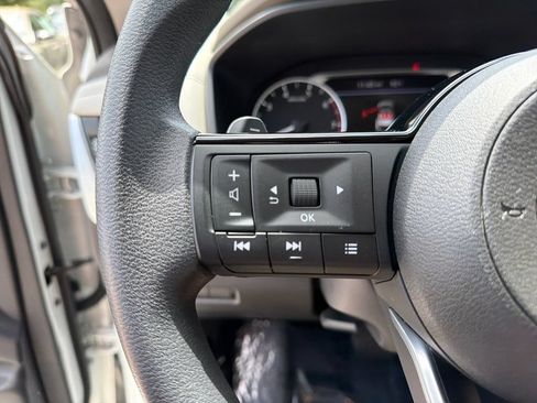 Used 2023 Nissan Rogue SV FWD image 21