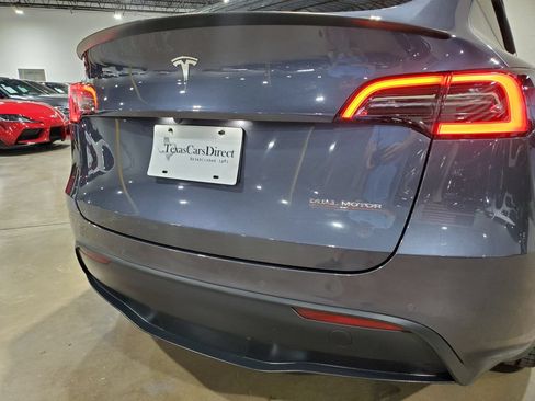 Used 2022 Tesla Model Y Performance AWD/4WD image 41