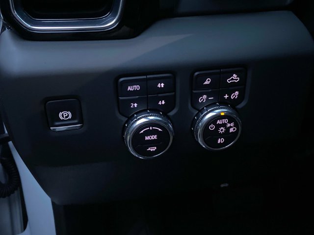 Used 2025 GMC Sierra 2500 Denali w/ Denali Reserve Package AWD/4WD image 16