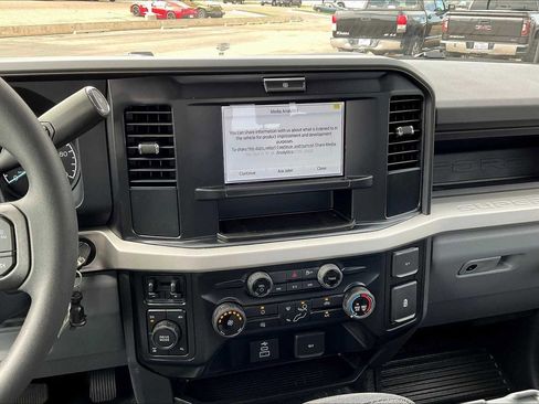 New 2026 Ford F250 XL w/ XL Off-Road Package image 6