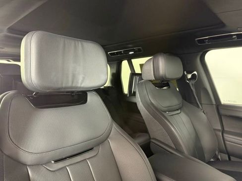 Certified 2025 Land Rover Range Rover SV image 34