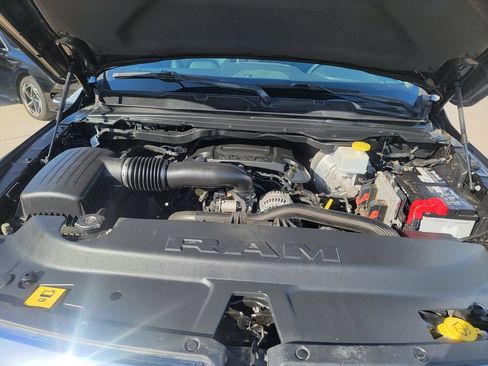 Used 2019 RAM 1500 Laramie AWD/4WD image 9
