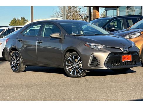 Used 2017 Toyota Corolla SE w/ Carpet Mat Package (TMS) image 2