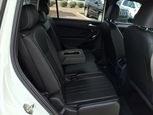 Certified 2022 Volkswagen Tiguan SE R-Line image 14