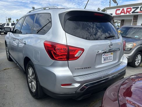 Used 2017 Nissan Pathfinder S image 24