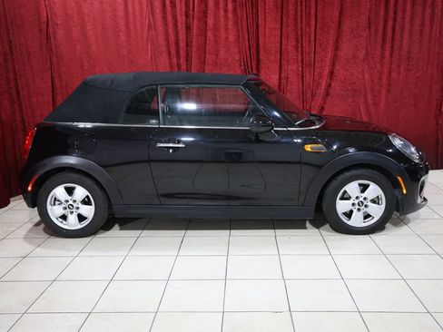 Used 2019 MINI Cooper Convertible w/ Signature Upholstery Package FWD image 9