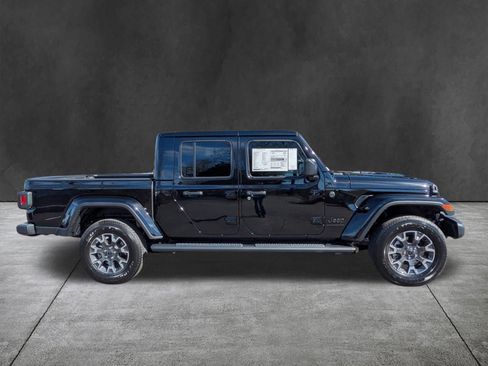 New 2026 Jeep Gladiator Sport AWD/4WD image 3