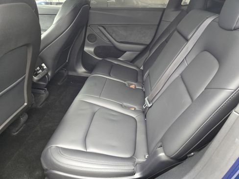 Used 2024 Tesla Model Y Long Range image 11