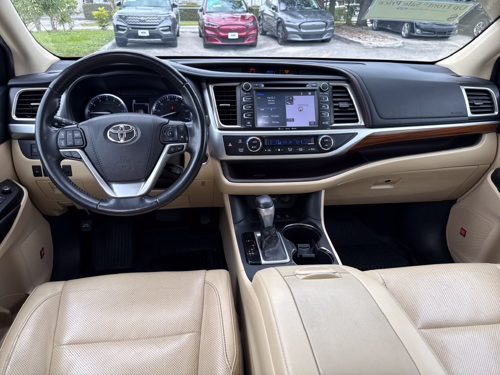 Used 2019 Toyota Highlander Limited AWD/4WD image 5