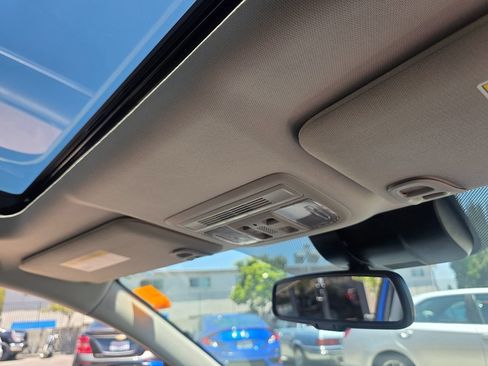 Used 2018 Honda Civic Touring image 18