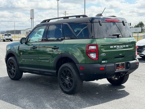 Used 2025 Ford Bronco Sport Badlands image 8