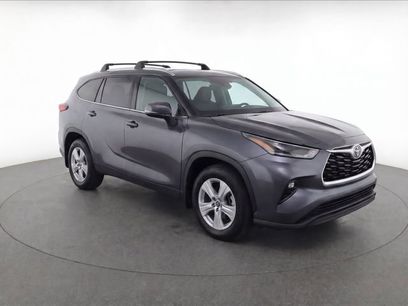 Used 2023 Toyota Highlander LE