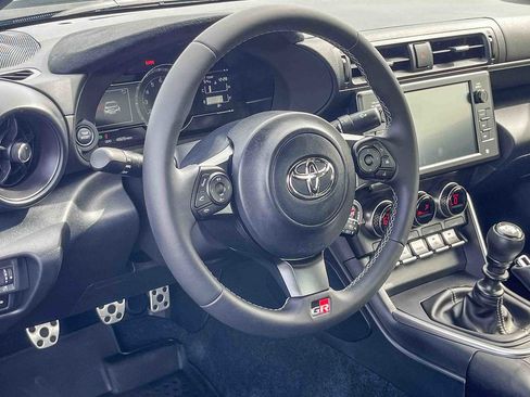 Used 2024 Toyota GR86 Premium image 14