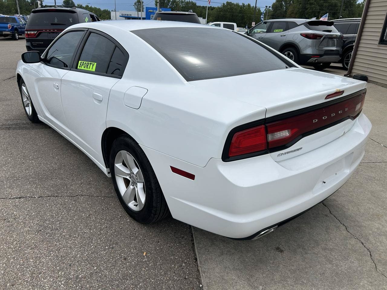 Used 2012 Dodge Charger SE RWD image 7