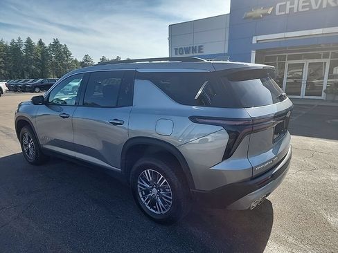 Used 2026 Chevrolet Traverse LT AWD/4WD image 3