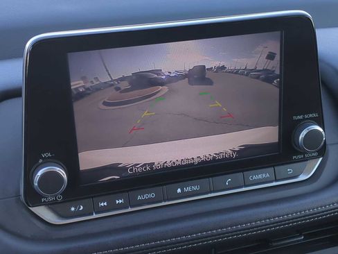 Used 2024 Nissan Rogue S image 14