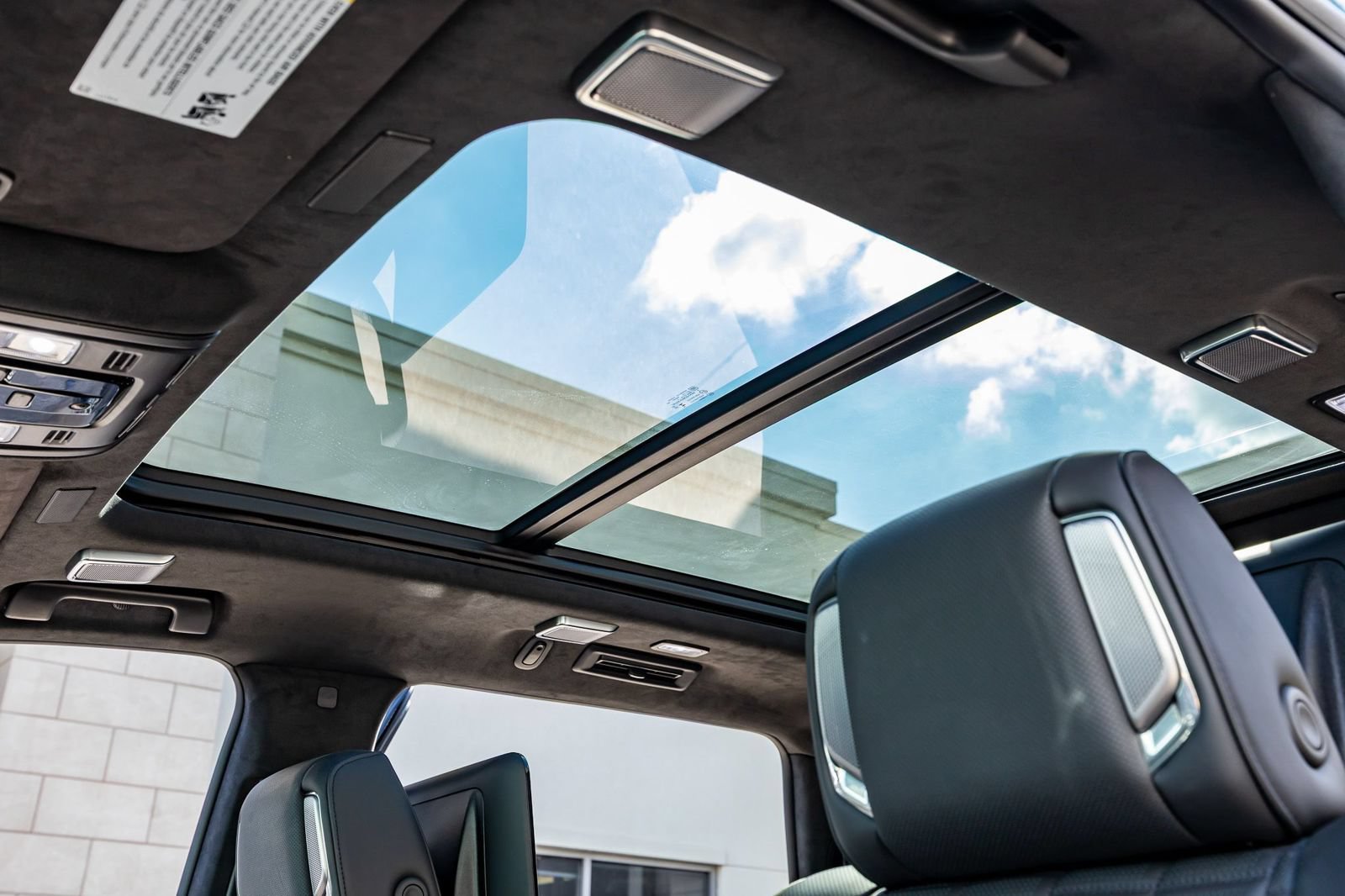 Used 2025 Cadillac Escalade Sport Platinum AWD/4WD image 31