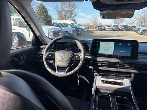 New 2026 Lincoln Aviator AWD w/ Jet Appearance Package image 35