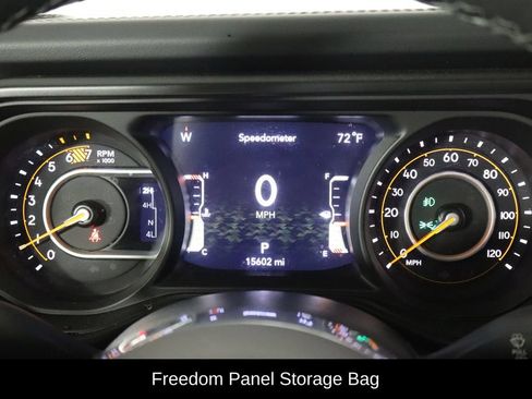 Used 2026 Jeep Wrangler Unlimited Sahara AWD/4WD image 11
