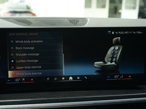 Used 2024 BMW X7 xDrive40i w/ Executive Package image 19