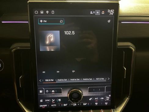 Used 2024 GMC Acadia AT4 w/ Luxury Package AWD/4WD image 6