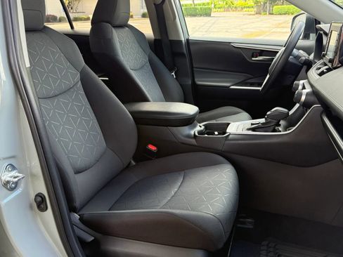Used 2020 Toyota RAV4 XLE w/ Convenience Package AWD/4WD image 15