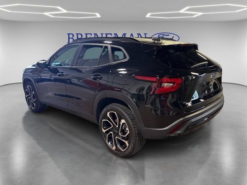 Used 2025 Chevrolet Trax RS w/ Sunroof Package FWD image 9