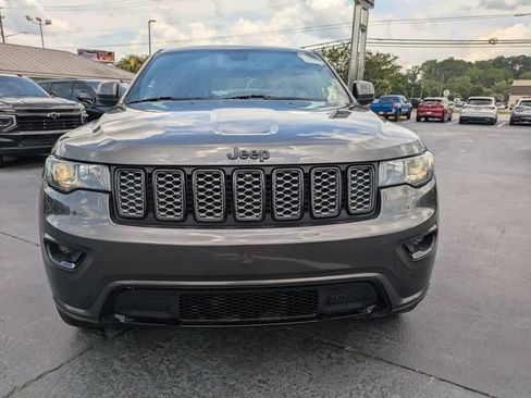Used 2020 Jeep Grand Cherokee Altitude RWD image 10