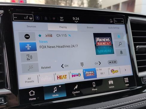 New 2026 Chrysler Pacifica Select FWD image 22
