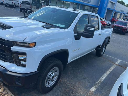 Used 2025 Chevrolet Silverado 2500 W/T w/ WT Convenience Package AWD/4WD image 3