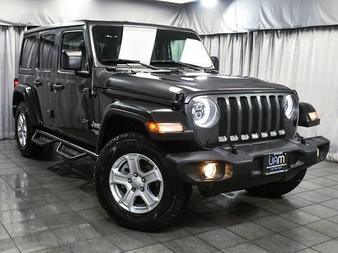 Used 2019 Jeep Wrangler Unlimited Sport S AWD/4WD image 3
