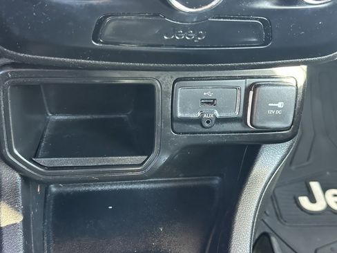 Used 2020 Jeep Renegade Sport w/ Sport Appearance Group image 26