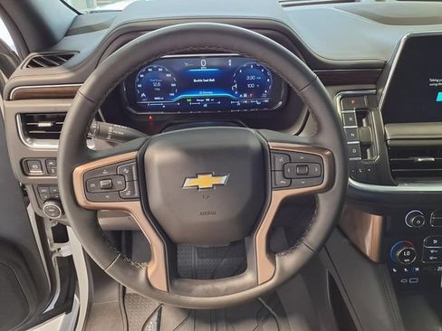 Used 2024 Chevrolet Tahoe High Country AWD/4WD image 10