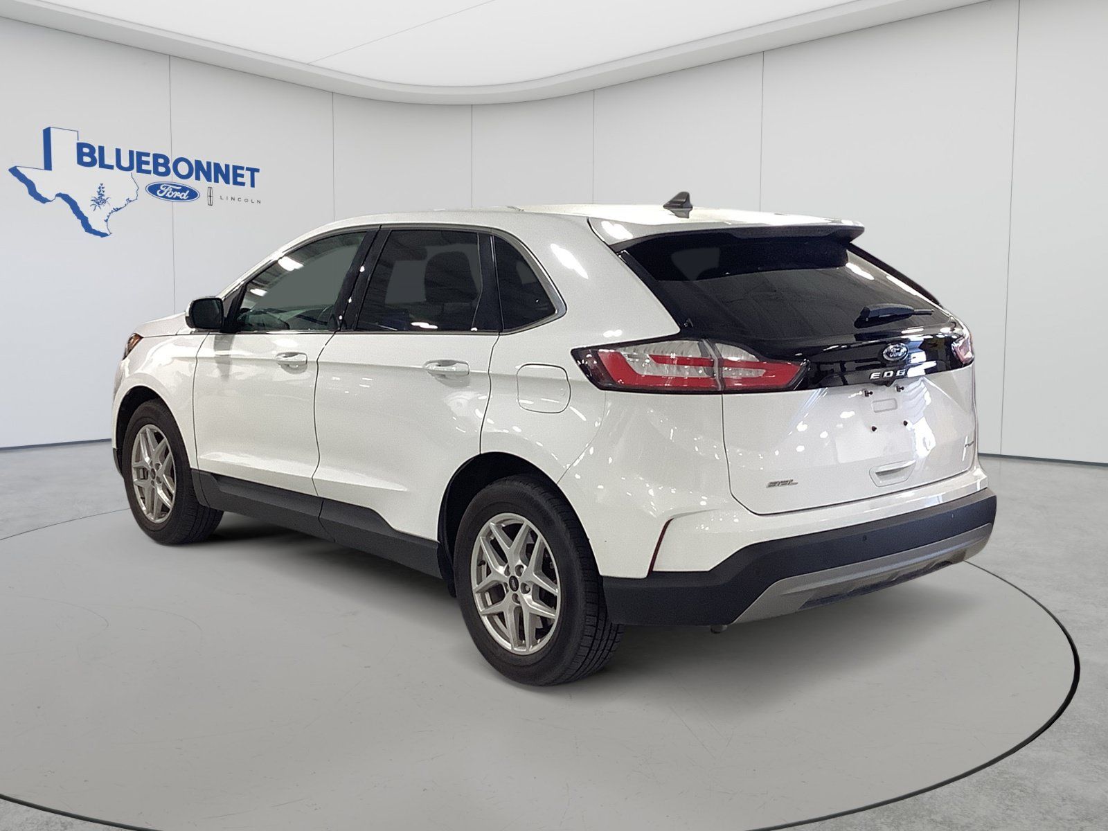 Used 2024 Ford Edge SEL AWD/4WD image 7