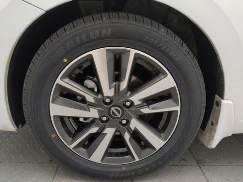 Used 2024 Nissan Versa S w/ S Plus Package FWD image 31