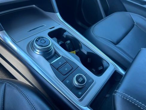 Certified 2024 Ford Explorer XLT w/ Equipment Group 202A AWD/4WD image 14
