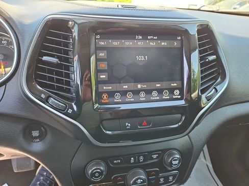 Used 2019 Jeep Cherokee Limited w/ Trailer Tow Group AWD/4WD image 22