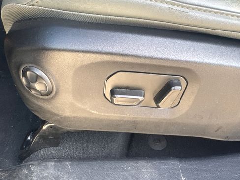 Used 2024 Jeep Gladiator Mojave AWD/4WD image 10