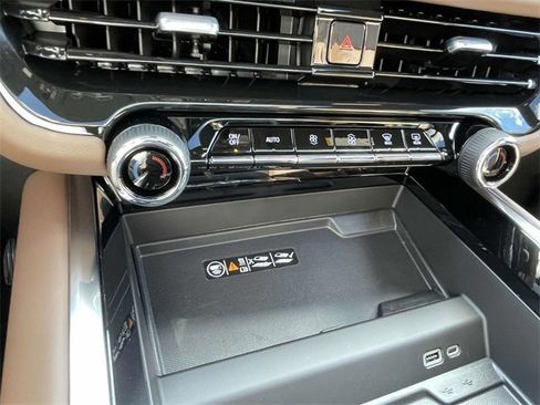 New 2026 Chevrolet Suburban High Country image 15