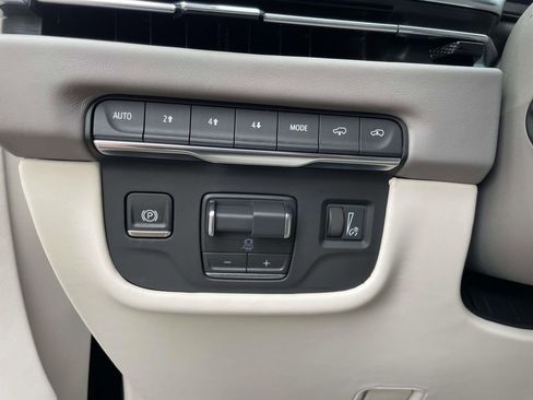 New 2026 Cadillac Escalade Platinum Sport w/ LPO, ONYX Package image 23