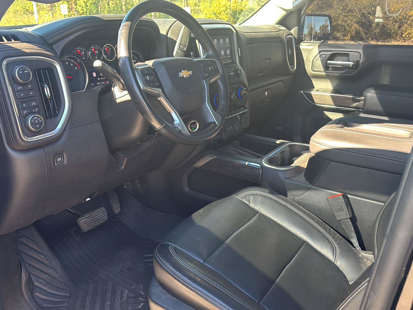 Used 2020 Chevrolet Silverado 1500 LTZ w/ LTZ Premium Package AWD/4WD image 11