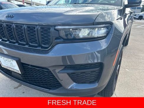 Used 2024 Jeep Grand Cherokee Altitude AWD/4WD image 4