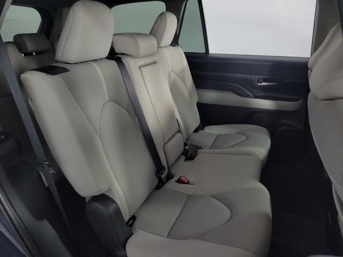 Used 2025 Toyota Grand Highlander FWD image 14