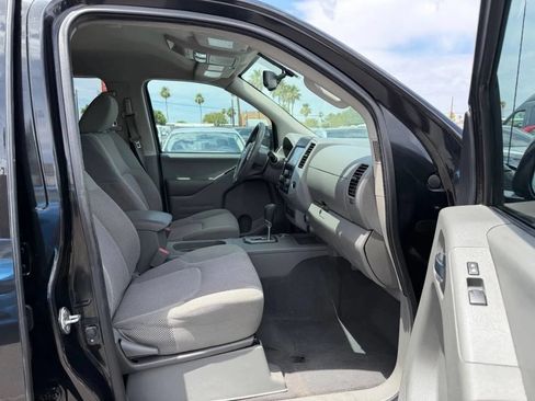 Used 2021 Nissan Frontier SV w/ Midnight Edition Floor Mats RWD image 27