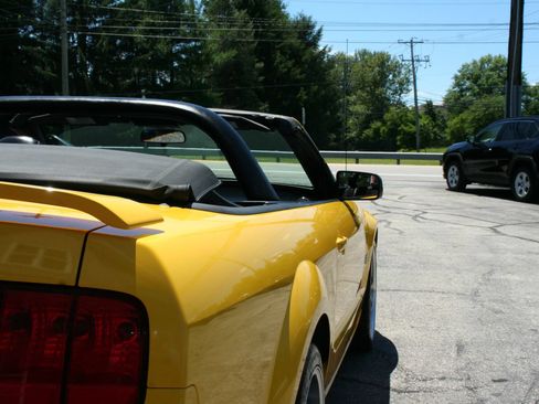 Used 2006 Ford Mustang GT Premium RWD image 30