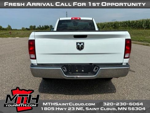 Used 2022 RAM 1500 Classic SLT AWD/4WD image 7