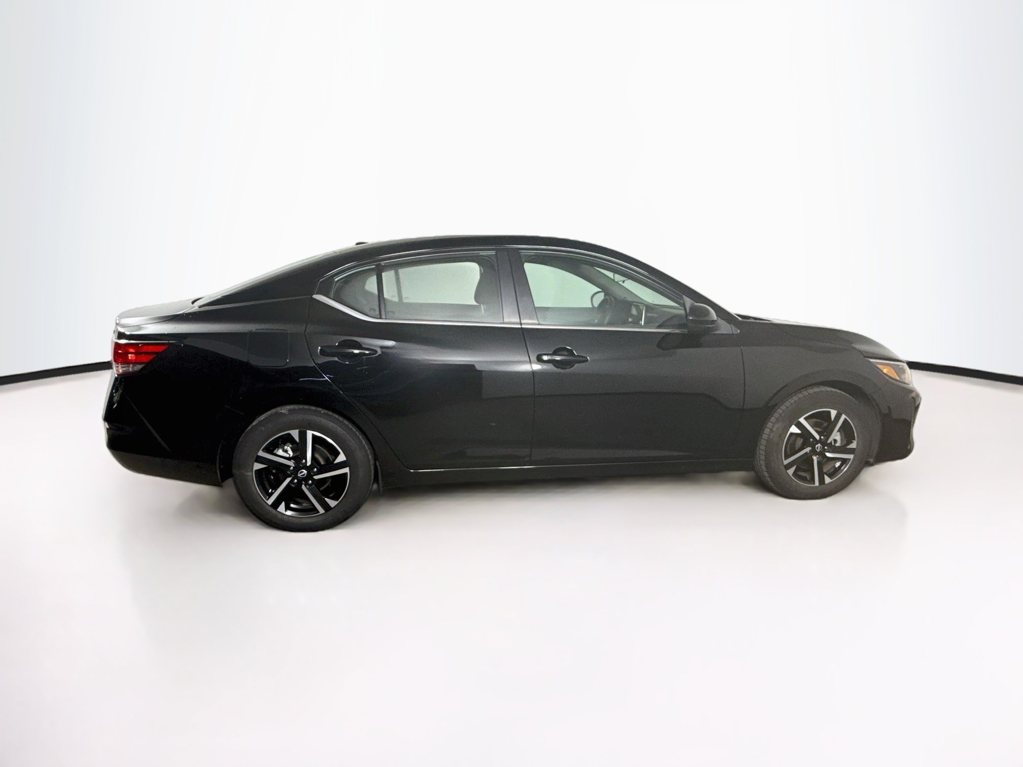 Used 2024 Nissan Sentra SV FWD image 2