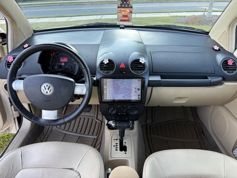 Used 2009 Volkswagen Beetle S image 17